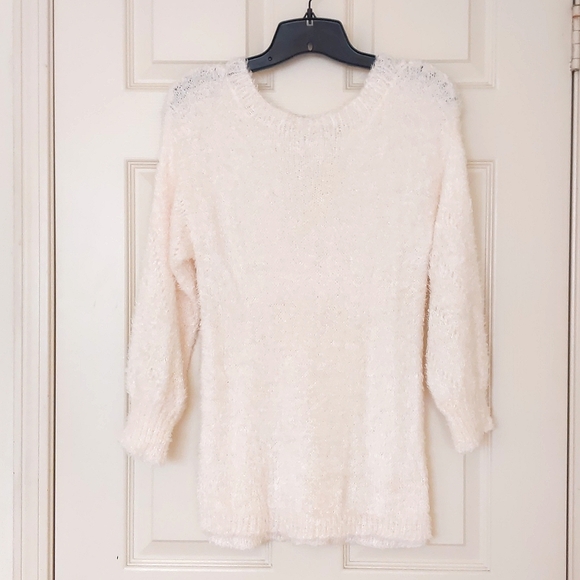 NWOT. Handmade by me. Woman's Fluffy, soft and lightweight sweater with pattern. - Picture 8 of 8